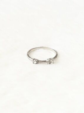 5/$15 🩷 MUST BUNDLE Delicate Silver Ring with Two Clear Stones